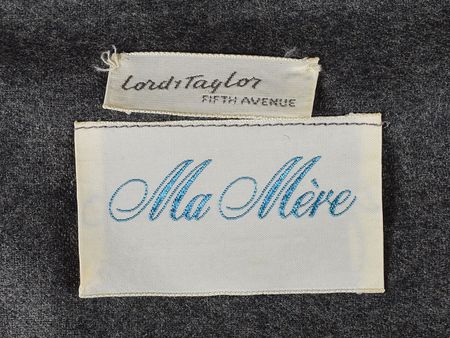 Lot #4 Jacqueline Kennedy's Personally-Owned and -Worn Maternity Dress: Elegant wool maternity dress worn by Jackie in a 1960 LIFE magazine photo shoot - Image 3