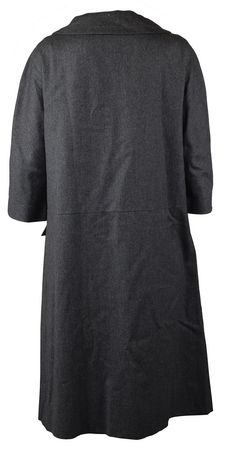 Lot #4 Jacqueline Kennedy's Personally-Owned and -Worn Maternity Dress: Elegant wool maternity dress worn by Jackie in a 1960 LIFE magazine photo shoot - Image 2