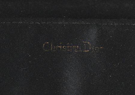 Lot #32 Jacqueline Kennedy's Dior Purse: Jackie’s chic Dior clutch - Image 2
