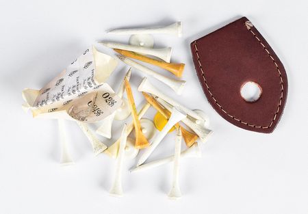 Lot #101 Warren Buffett: The golf clubs and custom 