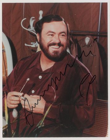 Lot #776 Luciano Pavarotti Signed Photographs - Image 1