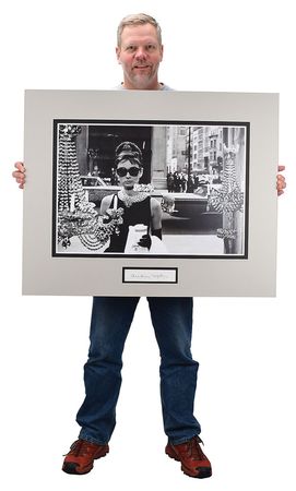 Lot #822 Audrey Hepburn Signature - Image 3