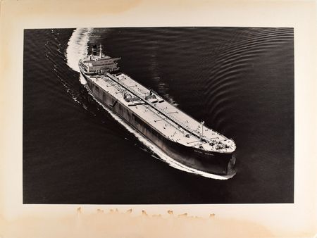 Lot #128 Queen Elizabeth II Signed Photograph - Image 4