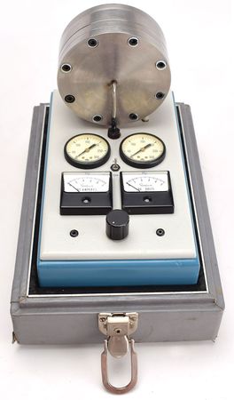 Lot #4545  Hydrogen/Oxygen Fuel Cell Demonstrator - Image 3