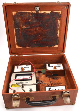 Lot #251 Group of (3) Pastoriza Personal Analog Computers from the 1960s - Image 9