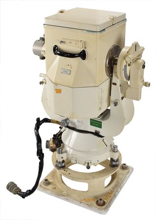 Lot #257 Wild BC-4 Ballistic Camera System: Robust missile tracking camera by Wild Heerbrugg - Image 18