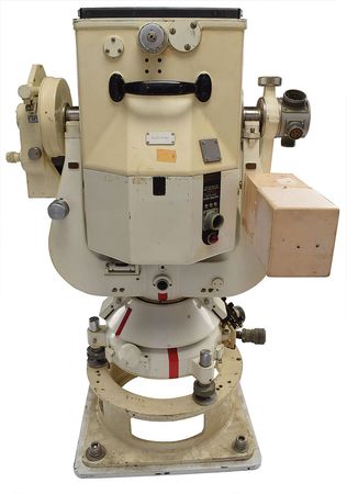 Lot #257 Wild BC-4 Ballistic Camera System: Robust missile tracking camera by Wild Heerbrugg - Image 20