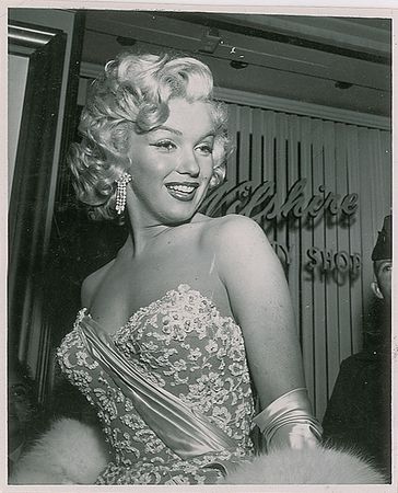 Lot #837 Marilyn Monroe Photograph - Image 1
