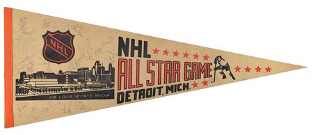Lot #890 Wayne Gretzky Pennant - Image 1