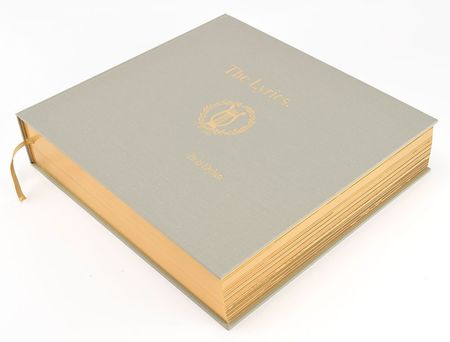 Lot #584 Bob Dylan: Deluxe edition of Bob Dylan's complete lyrics, limited to just 50 signed copies - Image 4