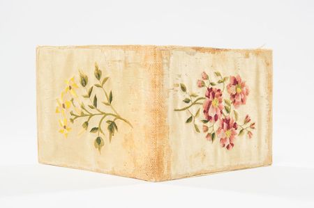 Lot #5 Abigail Adams: Remarkable and important collection of Abigail Adams? sewing sundries, including material worn in her iconic Gilbert Stuart portrait - Image 5
