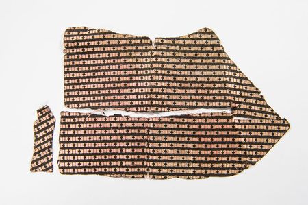 Lot #5 Abigail Adams: Remarkable and important collection of Abigail Adams? sewing sundries, including material worn in her iconic Gilbert Stuart portrait - Image 11