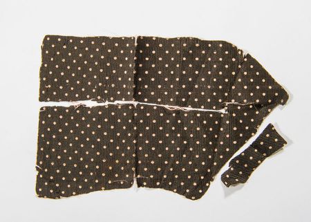 Lot #5 Abigail Adams: Remarkable and important collection of Abigail Adams? sewing sundries, including material worn in her iconic Gilbert Stuart portrait - Image 14