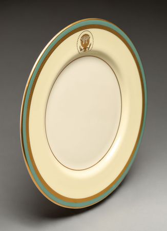 Lot #4025 Harry S. Truman White House Dinner Plate - Image 2