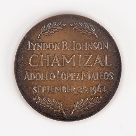 Lot #4129 Lyndon B. Johnson 1964 Mexico Meetings Parker Lighter and Medal - Image 3