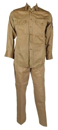 Lot #425  WWII Uniform: Lowell D. Pyle - Image 4