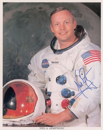 Lot #455 Neil Armstrong: Boldly signed, uninscribed Armstrong lithograph - Image 1