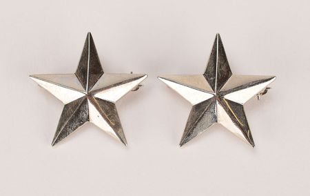 Lot #49 Dwight D. Eisenhower's Personally-Worn Pair of General Stars: General Eisenhower's personally-worn collar insignia, from the collection of his military aide - Image 1