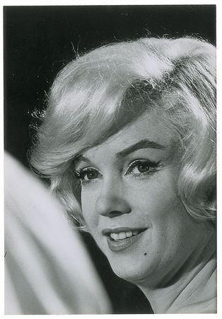 Lot #659 Marilyn Monroe Photograph - Image 1