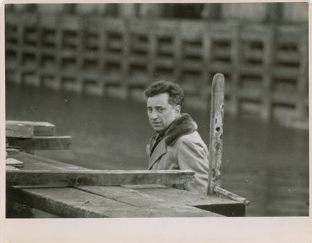 Lot #7302 Elia Kazan Original Photograph by Elliott Erwitt - Image 1