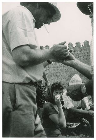 Lot #7322 The Pride and the Passion: Sophia Loren Pair of Original Photographs by Ernst Haas - Image 3