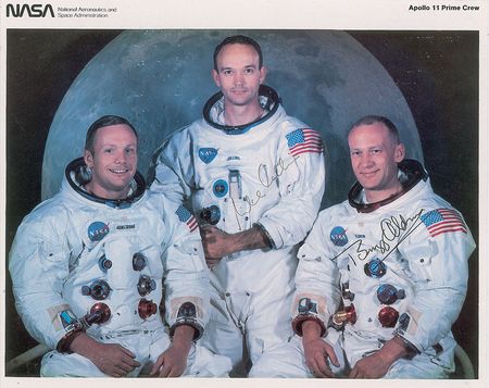 Lot #267 Apollo 11: The crew of the first moon-landing mission - Image 1