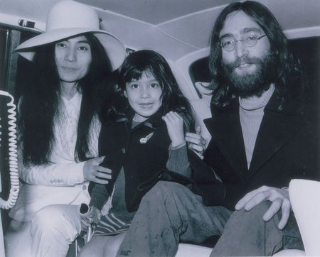 Lot #421 Beatles: Lennon and Ono: A message to Yoko’s daughter Kyoko, with sketches by Lennon - Image 5