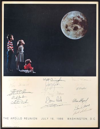 Lot #262 Apollo Astronauts: An Apollo reunion with an amazing 18 astronauts - Image 1