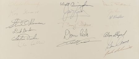 Lot #262 Apollo Astronauts: An Apollo reunion with an amazing 18 astronauts - Image 2