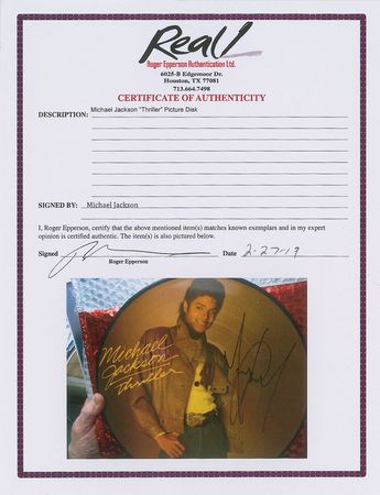 Lot #441 Michael Jackson: Awesome picture disc for Thriller, nicely signed by the King of Pop - Image 3