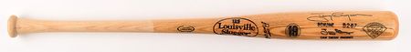 Lot #934 Tony Gwynn - Image 1