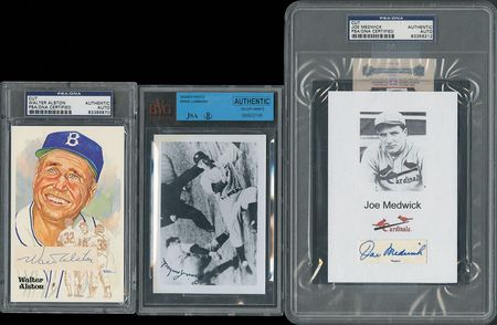 Lot #905  Baseball Hall of Famers - Image 1