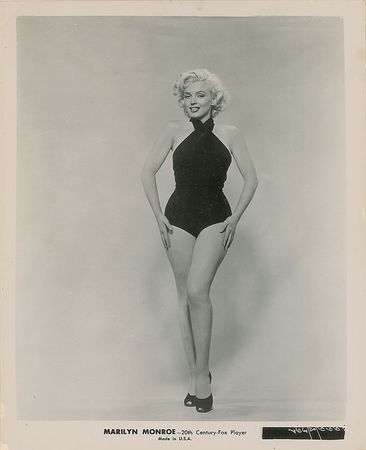 Lot #861 Marilyn Monroe Photographs - Image 2