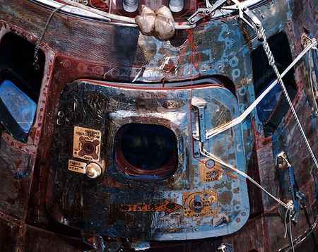 Lot #2320  Apollo 15 Flown Command Module Endeavour Rescue Arrow from Crew Hatch - Image 4