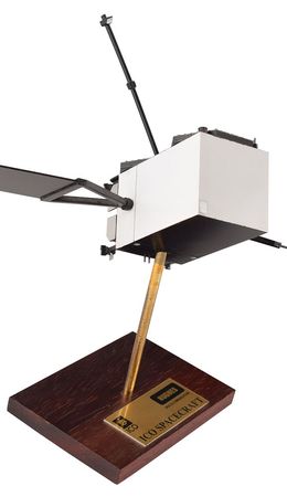 Lot #2204  ICO F1 Spacecraft Model - Image 3