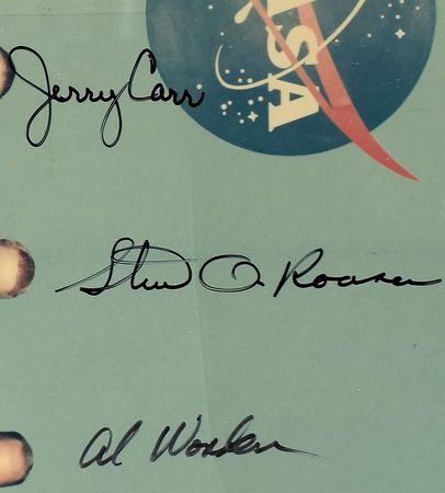 Lot #2352  NASA Group 5 Signed Photograph - Image 5