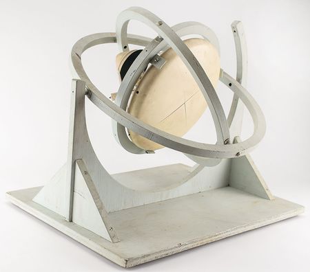 Lot #2108 Charles Stark Draper's Gimbaled Command Module IMU Model - Image 4