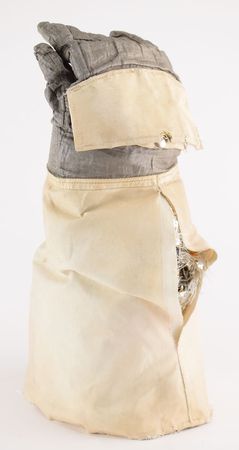 Lot #2237 Frank Borman A7L Training Glove - Image 2