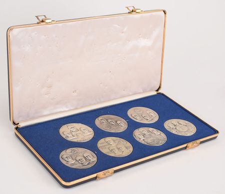 Lot #2348  Apollo Lunar Missions Medallic Arts Set - Image 3