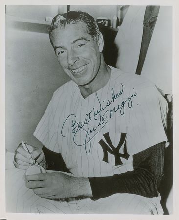 Lot #1094 Joe DiMaggio Signed Photographs - Image 1