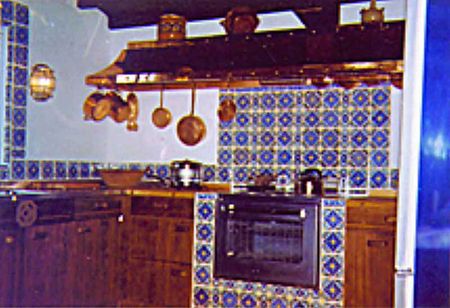 Lot #897 Marilyn Monroe: Marilyn's pots and pans—copper cookware from her kitchen - Image 3
