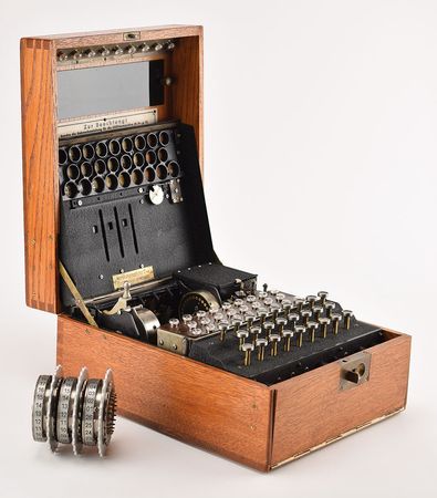 Lot #322 German 1935 Enigma Machine: Fully functioning 1935 Enigma I machine used by the German military - Image 6