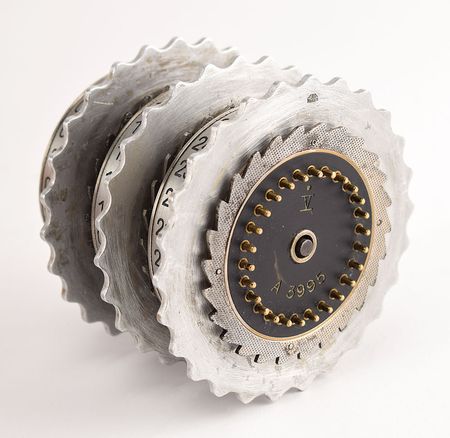 Lot #322 German 1935 Enigma Machine: Fully functioning 1935 Enigma I machine used by the German military - Image 10