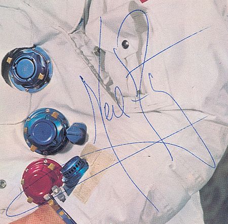 Lot #414 Neil Armstrong Signed Photograph - Image 2