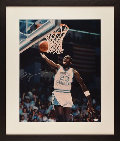 Lot #706 Michael Jordan Signed Photograph - Image 2