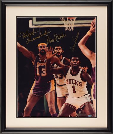 Lot #692 Wilt Chamberlain, Kareem Abdul-Jabbar, and Oscar Robertson Signed Photograph - Image 2