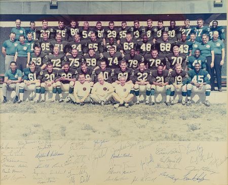 Lot #717 NY Giants Signed Photograph - Image 1