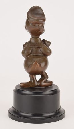 Lot #778 Walt Disney Studios Duckster Award: Superior in-house Disney 'Duckster,' awarded to a film distribution pioneer in 1952 - Image 2