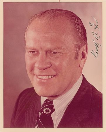 Lot #164 Richard Nixon and Gerald Ford Signed Photographs - Image 1