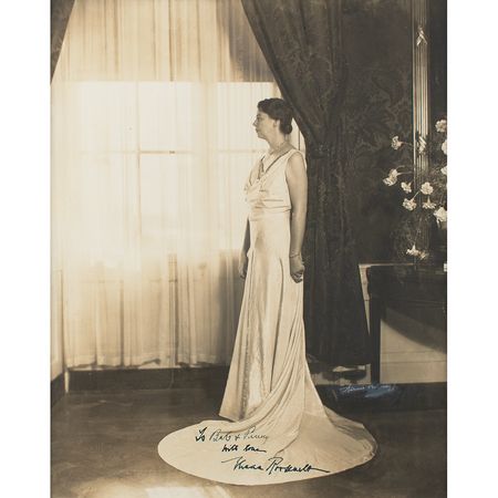 Lot #49 Eleanor Roosevelt Signed Photograph - Image 2